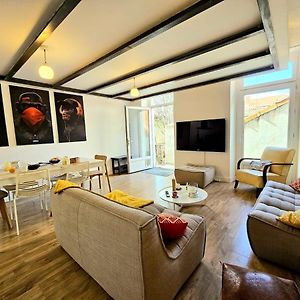 Appartement à 2 Chambres à Coucher