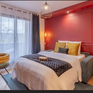 Studio Moderne Chaleureux Et Calme