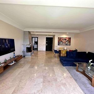 Appartement à 2 Chambres à Coucher