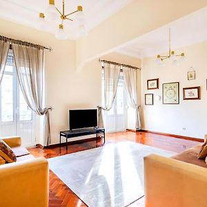 Appartement à 4 Chambres à Coucher