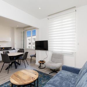 Appartement à 2 Chambres à Coucher