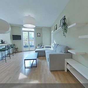 Appartement à 3 Chambres à Coucher