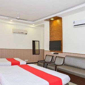 Hotel Shanti House New Delhi Karnail Singh Stadium Gate No 1 Connaught Palace 4 Minuit And 7 Minuit Vfs Shivaji Stadium Metro Station