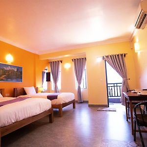 Daun Penh Palace Boutique