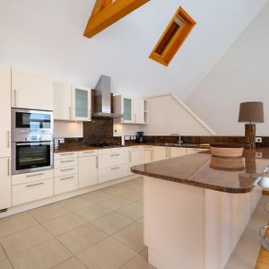 Appartement à 3 Chambres à Coucher