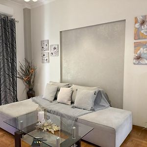 2 Bedrooms Apartment Center Of Athens 4 Min Subway