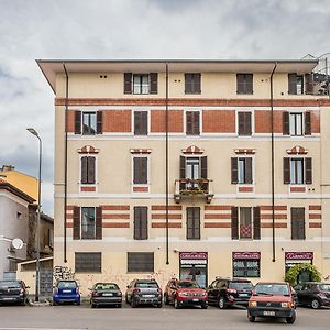 Life Is Beautiful Design Loft Navigli Romolo, Netflix, Wifi, Ac And Street Parking
