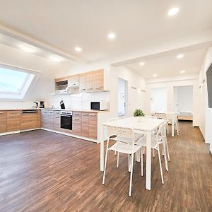 Appartement à 5 Chambres à Coucher