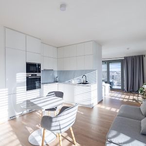 Cozy Prague Apartment With Balcony