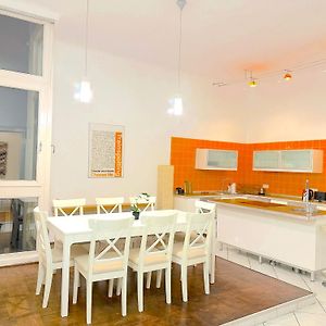 Stunning 150M2 3-Bedroom With Balcony