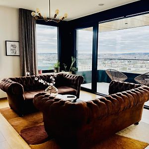 Elegant Sky Apartment With Spa