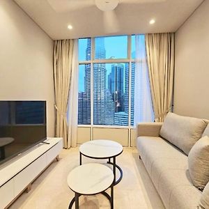 Appartement Suite à 3 Chambres à Coucher