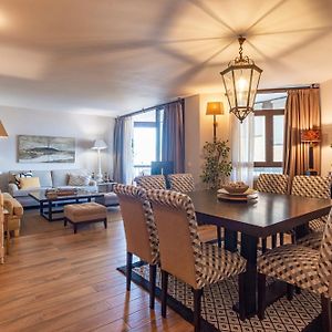 Appartement à 3 Chambres à Coucher