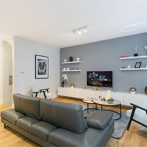 Appartement de Luxe à 2 Chambres à Coucher