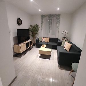 Appartement à 2 Chambres à Coucher