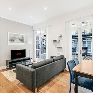 Appartement de Luxe à 2 Chambres à Coucher