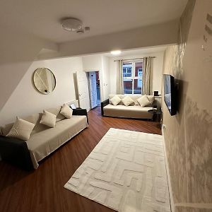 Appartement à 2 Chambres à Coucher