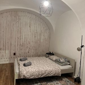 O9A Private Room In Center Bratislava