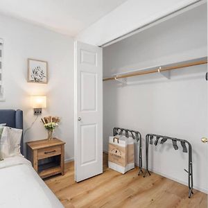 Spacious Family Retreat Central To Yvr And Downtown