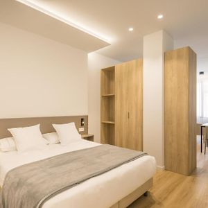 Appartement à 2 Chambres à Coucher