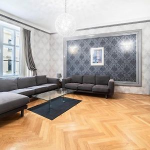 Carlton Suites