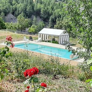 Villa de 2 chambres avec piscine privee jardin amenage et wifi a Sisteron