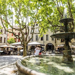 Le 6 Bis By Les Cailloux Dores
