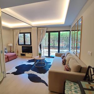 Appartement à 2 Chambres à Coucher