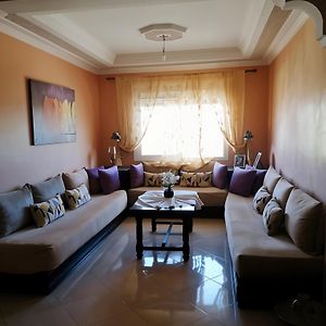 Appartement à 2 Chambres à Coucher