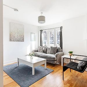 Appartement à 2 Chambres à Coucher