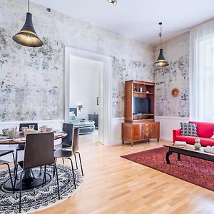 Boutique Luxury - Central & Quiet