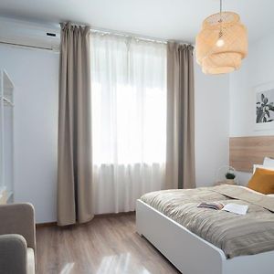 Stylish Apartment Under The Buda Castle