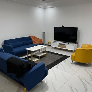 Appartement à 3 Chambres à Coucher