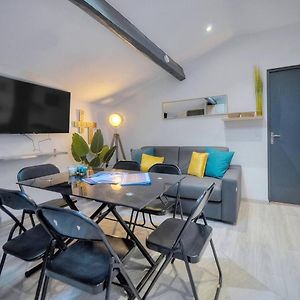 Appartement à 2 Chambres à Coucher