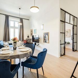 Appartement à 2 Chambres à Coucher