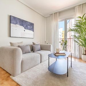 Appartement à 3 Chambres à Coucher