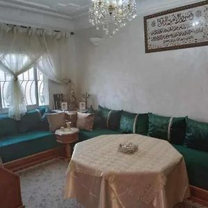 Appartement à 3 Chambres à Coucher