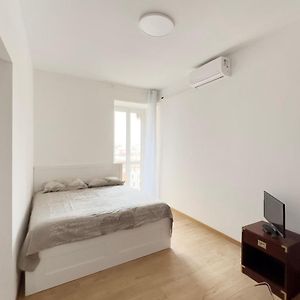 A Chic 2-Rooms Apartment