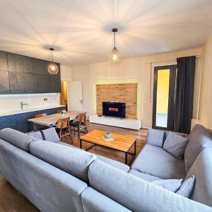 Spacious 2Br Luxury Apartment