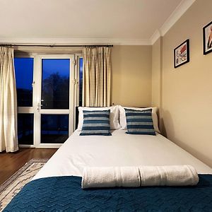 Appartement à 2 Chambres à Coucher