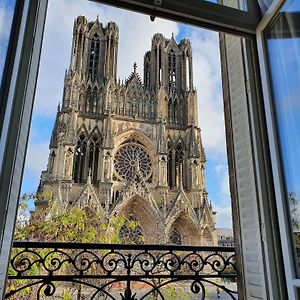 Vue Exceptionnelle Sur La Cathedrale, Haut Standing Et Garage Prive