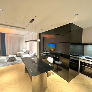 Zhome-Count Luxury Apartment