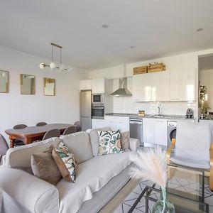 Appartement à 3 Chambres à Coucher