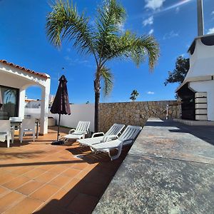 Oura Villa V2 Flores