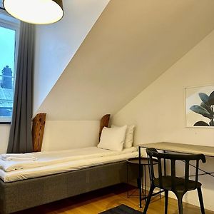 Appartement Suite à 3 Chambres à Coucher