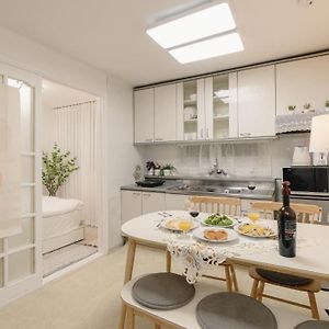 Appartement à 3 Chambres à Coucher