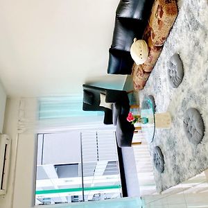 Appartement à 3 Chambres à Coucher
