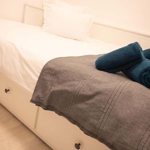 Loustalot - Appartement Lumineux 3 Chambres - Parking Gratuit