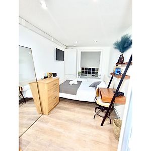 Appartement à 4 Chambres à Coucher