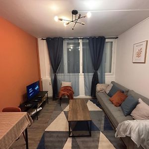 Appartement à 2 Chambres à Coucher